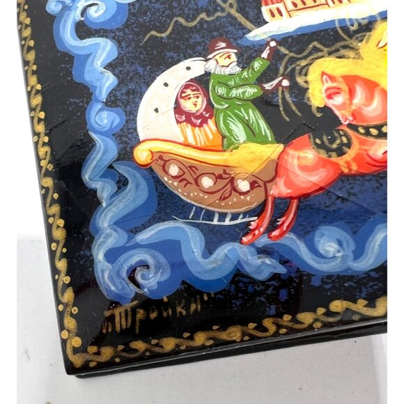 Vintage Russian Hand Painted Lacquer Trinket Box Troika Fairy Tale Red  2" x 3" - Picture 7 of 10